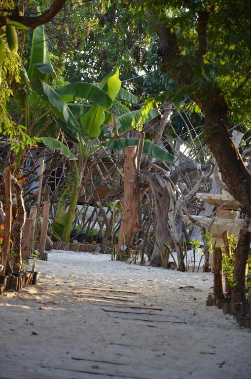 Serene Beach Villa Gili Trawangan Exterior photo